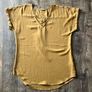 Women’s Maurice’s brand Cross Short Sleeve Blouse, Size XS